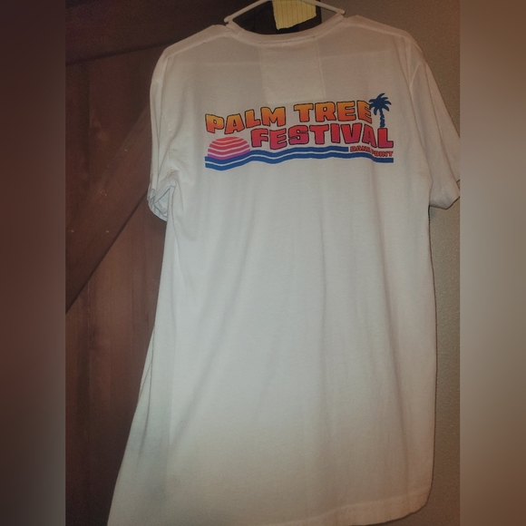 T-shirt - Picture 2 of 4